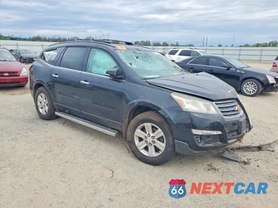 Czwarte zdjęcie samochodu z boku: 2013 CHEVROLET TRAVERSE LT VIN:1GNKVGKD6DJ148017 - miniatura