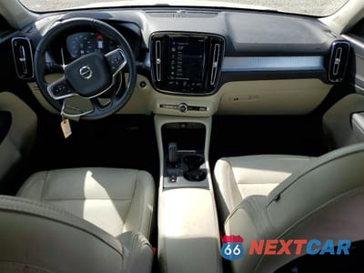Zdjęcie 8 z 13 samochodu: 2020 VOLVO XC40 T5 MOMENTUM VIN:YV4162UK9L2246402 - miniatura