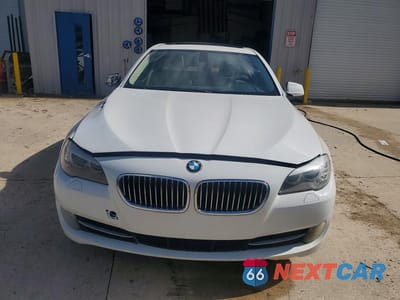Piąte zdjęcie samochodu w środku: 2011 BMW 5 SERIES VIN:WBAFR1C50BDS35035 - miniatura