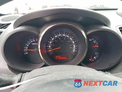 Zdjęcie 9 z 12 samochodu: 2011 KIA SOUL + VIN:KNDJT2A24B7705899 - miniatura