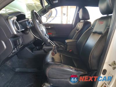 Zdjęcie 7 z 12 samochodu: 2016 TOYOTA TACOMA TRD SPORT VIN:3TMBZ5DN3GM004276 - miniatura