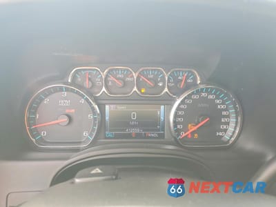 Zdjęcie 9 z 13 samochodu: 2018 CHEVROLET SUBURBAN C1500 LT VIN:1GNSCHKC0JR251692 - miniatura