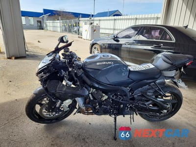 Trzecie zdjęcie samochodu z tyłu: 2025 SUZUKI GSX-R600 VIN:JS1GN7FAXS7101754 - miniatura