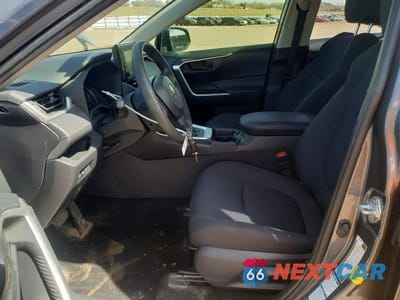 Zdjęcie 7 z 12 samochodu: 2020 TOYOTA RAV4 LE VIN:JTMF1RFV5LD057368 - miniatura