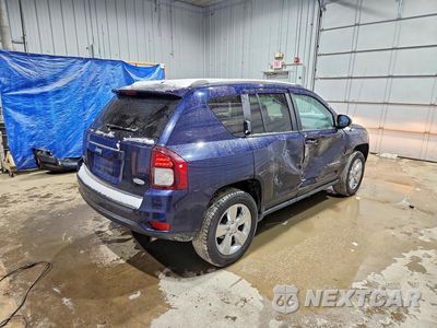 Trzecie zdjęcie samochodu z tyłu: 2016 JEEP COMPASS LATITUDE VIN:1C4NJDEB9GD662912 - miniatura