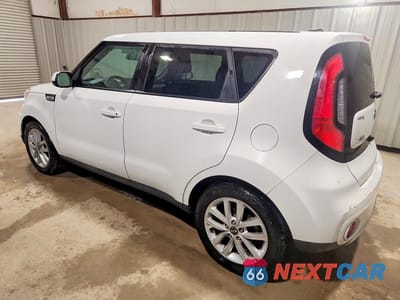 Drugie zdjęcie samochodu z przodu: 2017 KIA SOUL + VIN:KNDJP3A55H7475772 - miniatura