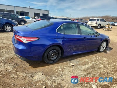 Trzecie zdjęcie samochodu z tyłu: 2018 TOYOTA CAMRY XLE VIN:4T1B11HK8JU537335 - miniatura