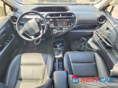 Zdjęcie 8 z 12 samochodu: 2018 TOYOTA PRIUS C FOUR VIN:JTDKDTB38J1608074 - miniatura