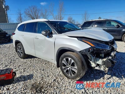 Czwarte zdjęcie samochodu z boku: 2022 TOYOTA HIGHLANDER HYBRID XLE VIN:5TDGBRCH8NS543423 - miniatura