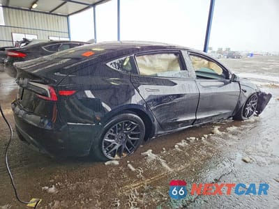 Trzecie zdjęcie samochodu z tyłu: 2024 TESLA MODEL 3 VIN:5YJ3E1EA3RF867882 - miniatura