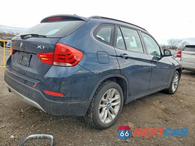 Trzecie zdjęcie samochodu z tyłu: 2015 BMW X1 XDRIVE28I VIN:WBAVL1C57FVY32020 - miniatura