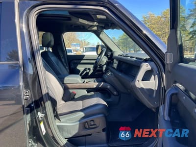 Piąte zdjęcie samochodu w środku: 2021 LAND ROVER DEFENDER 110 X-DYNAMIC SE VIN:SALE2ERU6M2041349 - miniatura