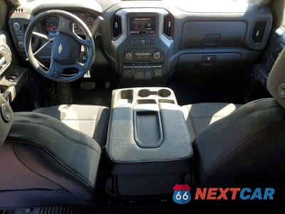 Zdjęcie 8 z 11 samochodu: 2021 CHEVROLET SILVERADO K2500 HEAVY DUTY VIN:1GC1YLEY7MF164376 - miniatura