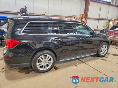 Trzecie zdjęcie samochodu z tyłu: 2013 MERCEDES-BENZ GL 450 4MATIC VIN:4JGDF7CE7DA226256 - miniatura