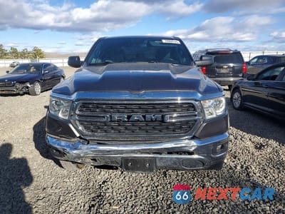 Piąte zdjęcie samochodu w środku: 2022 RAM TRUCKS 1500 BIG HORN VIN:1C6RRFBG1NN480853 - miniatura