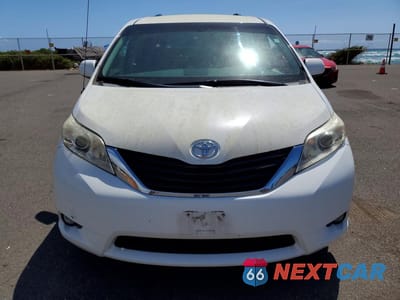 Piąte zdjęcie samochodu w środku: 2014 TOYOTA SIENNA LE 8-PASSENGER VIN:5TDKK3DC7ES428449 - miniatura