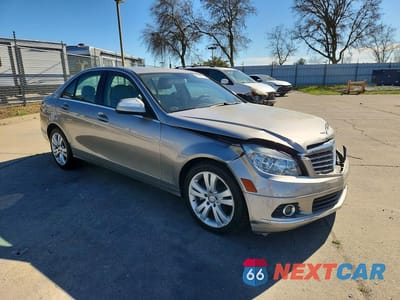 Czwarte zdjęcie samochodu z boku: 2009 MERCEDES-BENZ C 300 VIN:WDDGF54X59R074255 - miniatura