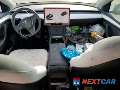 Zdjęcie 8 z 12 samochodu: 2023 TESLA MODEL Y VIN:7SAYGDEEXPF647479 - miniatura