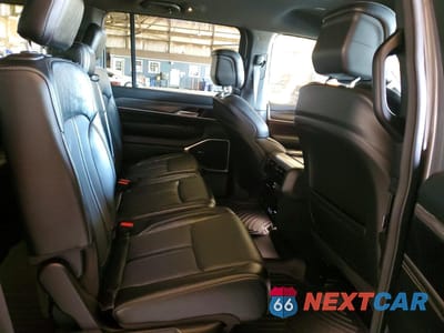 Zdjęcie 10 z 12 samochodu: 2024 JEEP WAGONEER SERIES II VIN:1C4SJVBP9RS125786 - miniatura