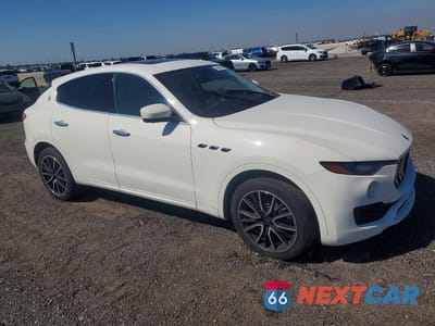Czwarte zdjęcie samochodu z boku: 2019 MASERATI LEVANTE VIN:ZN661XUA3KX328038 - miniatura