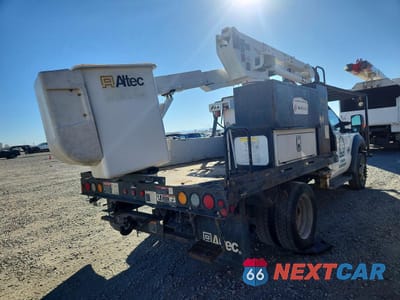 Trzecie zdjęcie samochodu z tyłu: 2016 FORD F550 SUPER DUTY BUCKET TRUCK VIN:1FDUF5HT3GEB43187 - miniatura