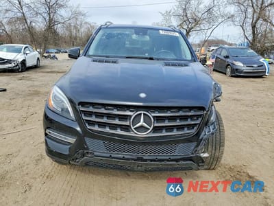 Piąte zdjęcie samochodu w środku: 2015 MERCEDES-BENZ ML 350 4MATIC VIN:4JGDA5HB8FA512251 - miniatura