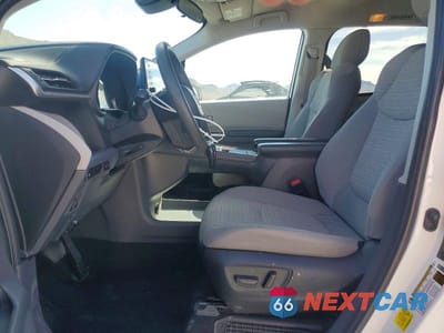 Zdjęcie 7 z 13 samochodu: 2023 TOYOTA SIENNA LE 8-PASSENGER VIN:5TDKRKEC8PS163984 - miniatura