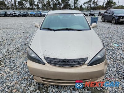 Piąte zdjęcie samochodu w środku: 2004 TOYOTA CAMRY LE VIN:4T1BE32K54U790948 - miniatura