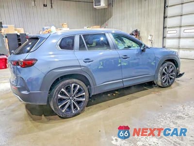 Trzecie zdjęcie samochodu z tyłu: 2024 MAZDA CX-50 BASE VIN:7MMVABXY9RN240870 - miniatura