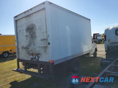 Trzecie zdjęcie samochodu z tyłu: 2002 FORD E350 BOX TRUCK VIN:1FDWE35L32HA17150 - miniatura