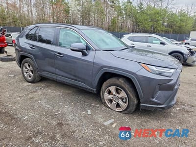 Czwarte zdjęcie samochodu z boku: 2023 TOYOTA RAV4 XLE VIN:2T3P1RFV7PW381449 - miniatura