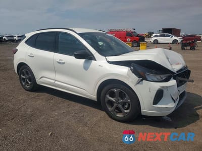 Czwarte zdjęcie samochodu z boku: 2023 FORD ESCAPE ST LINE VIN:1FMCU0MNXPUA97469 - miniatura
