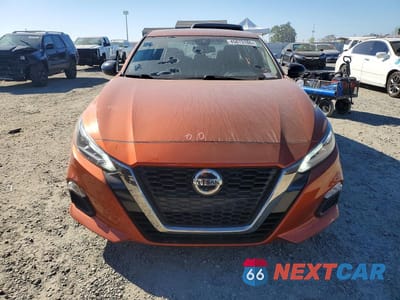 Piąte zdjęcie samochodu w środku: 2020 NISSAN ALTIMA 2.5 SR VIN:1N4BL4CV3LC184910 - miniatura