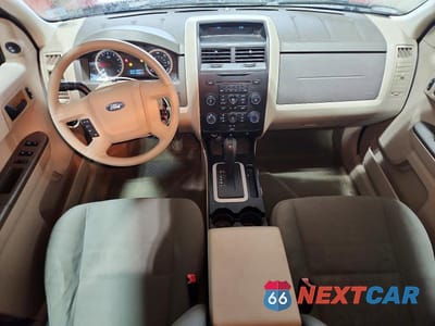 Zdjęcie 8 z 11 samochodu: 2011 FORD ESCAPE XLS VIN:1FMCU9C79BKC03065 - miniatura