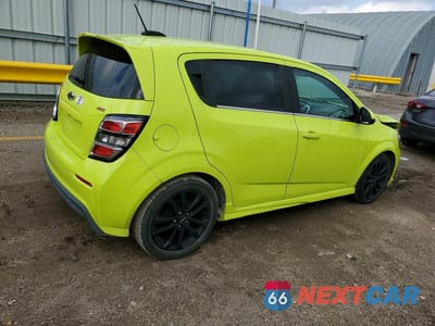 Trzecie zdjęcie samochodu z tyłu: 2019 CHEVROLET SONIC PREMIER VIN:1G1JF6SB8K4103837 - miniatura
