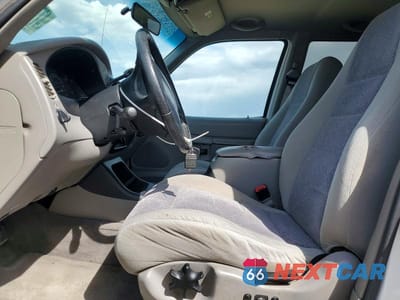 Zdjęcie 7 z 13 samochodu: 2000 FORD EXPLORER XLT VIN:1FMZU73E0YZA42232 - miniatura