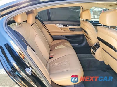 Zdjęcie 10 z 12 samochodu: 2018 BMW 740 I VIN:WBA7E2C53JG742000 - miniatura