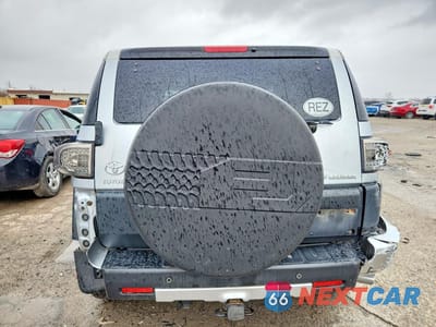 Zdjęcie 6 z 12 samochodu: 2007 TOYOTA FJ CRUISER VIN:JTEBU11F270051334 - miniatura