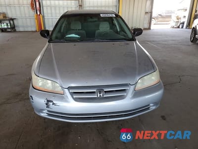 Piąte zdjęcie samochodu w środku: 2001 HONDA ACCORD LX VIN:1HGCF86601A031669 - miniatura