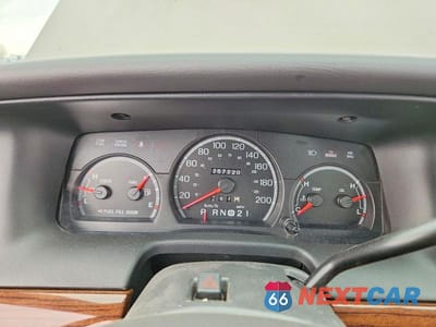 Zdjęcie 9 z 12 samochodu: 2004 FORD CROWN VICTORIA UNKNOWN VIN:2FAFP74W44X181727 - miniatura