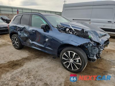 Czwarte zdjęcie samochodu z boku: 2025 VOLVO XC60 PLUS VIN:YV4M12RC3S1112681 - miniatura