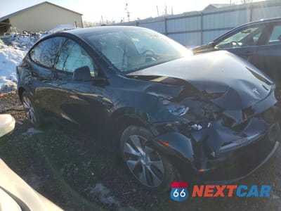 Czwarte zdjęcie samochodu z boku: 2021 TESLA MODEL Y VIN:5YJYGDEE3MF198011 - miniatura