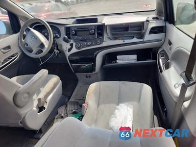 Zdjęcie 8 z 13 samochodu: 2013 TOYOTA SIENNA L 7-PASSENGER VIN:5TDZK3DC6DS317579 - miniatura