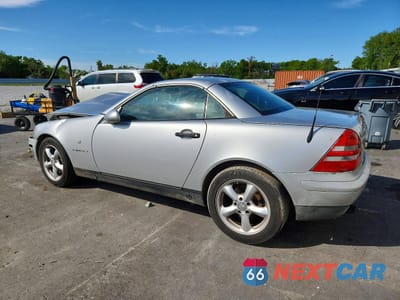 Drugie zdjęcie samochodu z przodu: 1999 MERCEDES-BENZ SLK 230 KOMPRESSOR VIN:WDBKK47F9XF101449 - miniatura