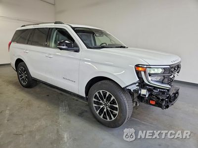 Czwarte zdjęcie samochodu z boku: 2025 FORD EXPEDITION PLATINUM VIN:1FMJU1M8XSEA16500 - miniatura