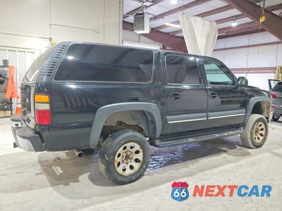 Trzecie zdjęcie samochodu z tyłu: 2004 CHEVROLET SUBURBAN C1500 VIN:1GNEC16T34J137087 - miniatura