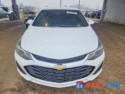 Piąte zdjęcie samochodu w środku: 2019 CHEVROLET CRUZE LT VIN:1G1BE5SMXK7109592 - miniatura