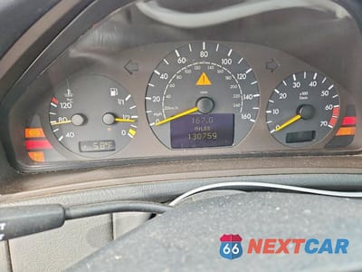 Zdjęcie 9 z 12 samochodu: 2002 MERCEDES-BENZ CLK 320 VIN:WDBLJ65G62T125099 - miniatura