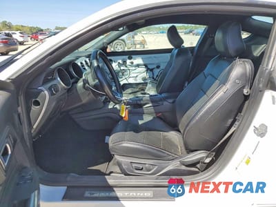 Zdjęcie 7 z 13 samochodu: 2019 FORD MUSTANG VIN:1FA6P8TH7K5172561 - miniatura