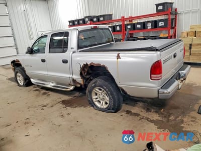 Drugie zdjęcie samochodu z przodu: 2001 DODGE DAKOTA QUAD VIN:1B7GG2AN71S125261 - miniatura